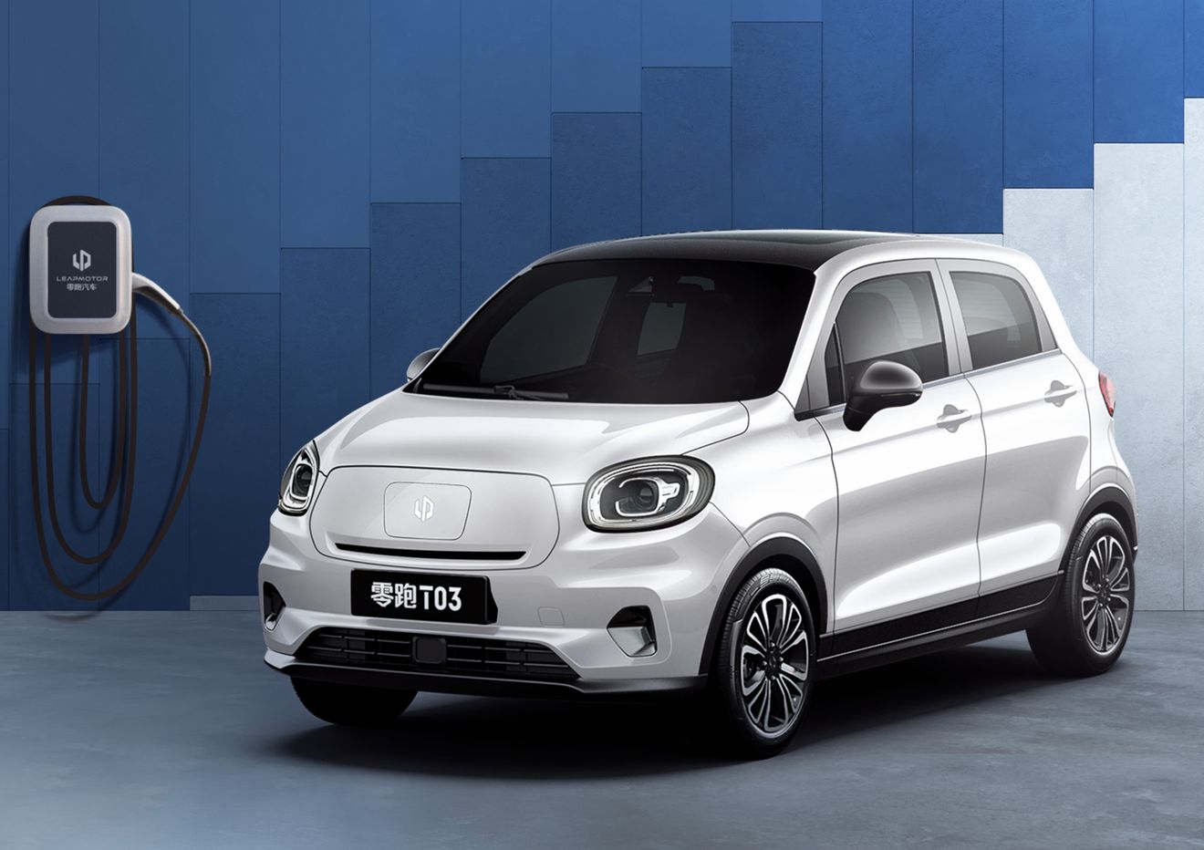 Leapmotor T03 blanco cargando, carro eléctrico para Cuba